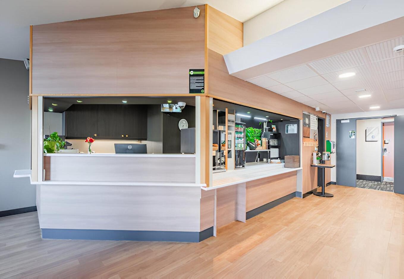 Hotel Roi Soleil Strasbourg Aéroport Holtzheim Exterior foto
