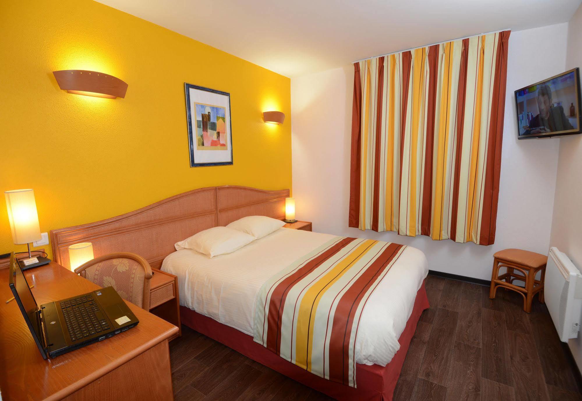 Hotel Roi Soleil Strasbourg Aéroport Holtzheim Exterior foto